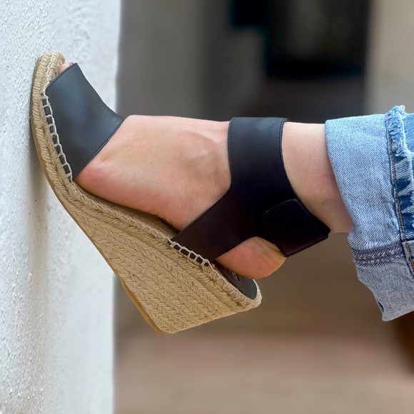 Vince Shoes - Black leather sandals espadrilles ankle strap velcro closure